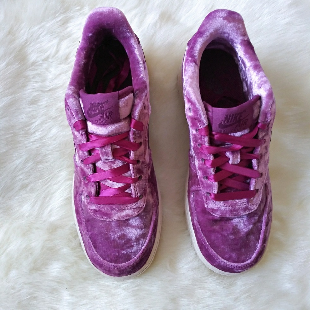 New Nike Velvet Air Force 1 LV8  Sneakers - Picture 4 of 8